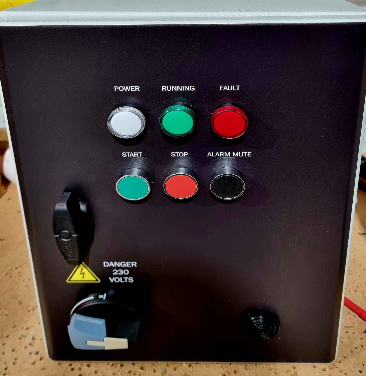 Black OEM equipment control panel with power, running and fault lamps